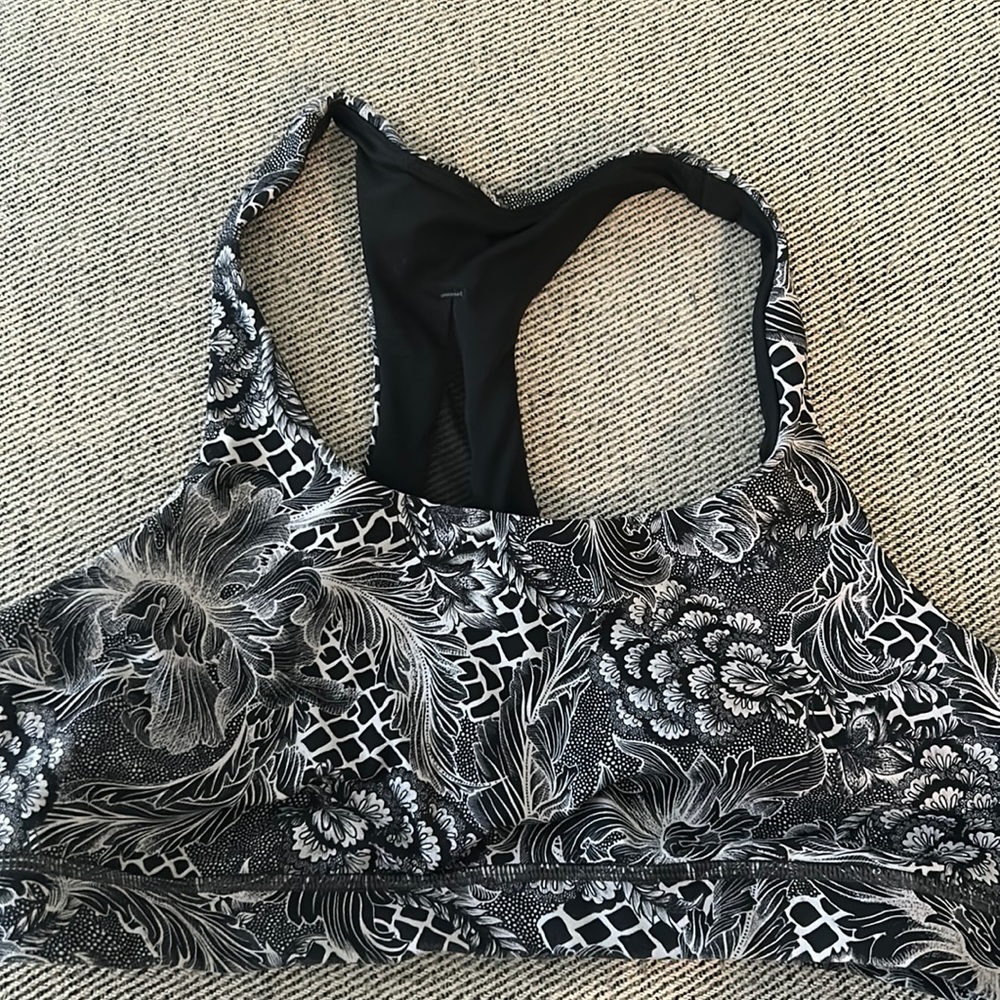 Lululemon athletica invigorate sports bra